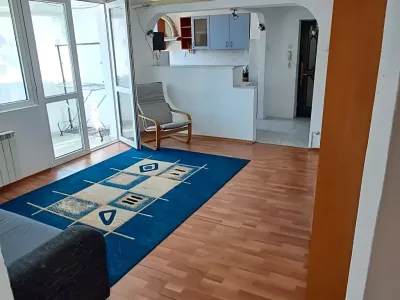 balcon luminos cu vedere apartament inchiriere Sector 6, București